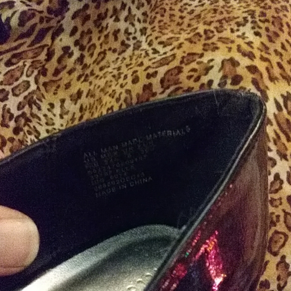 Black Attention brand patent leather 5 inch heels. - Picture 4 of 4